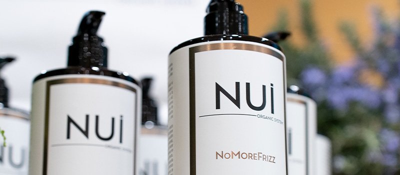 primer-plano-alisador-organico-cabello-nomorefrizz