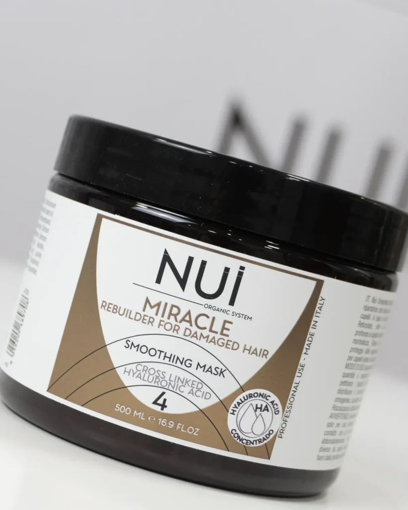 Nui mascarilla reparadora paso 4 para nutrir y reparar el cabello profundidad antes de finalizar el tratamiento reconstructor de nui miracle rebuilder