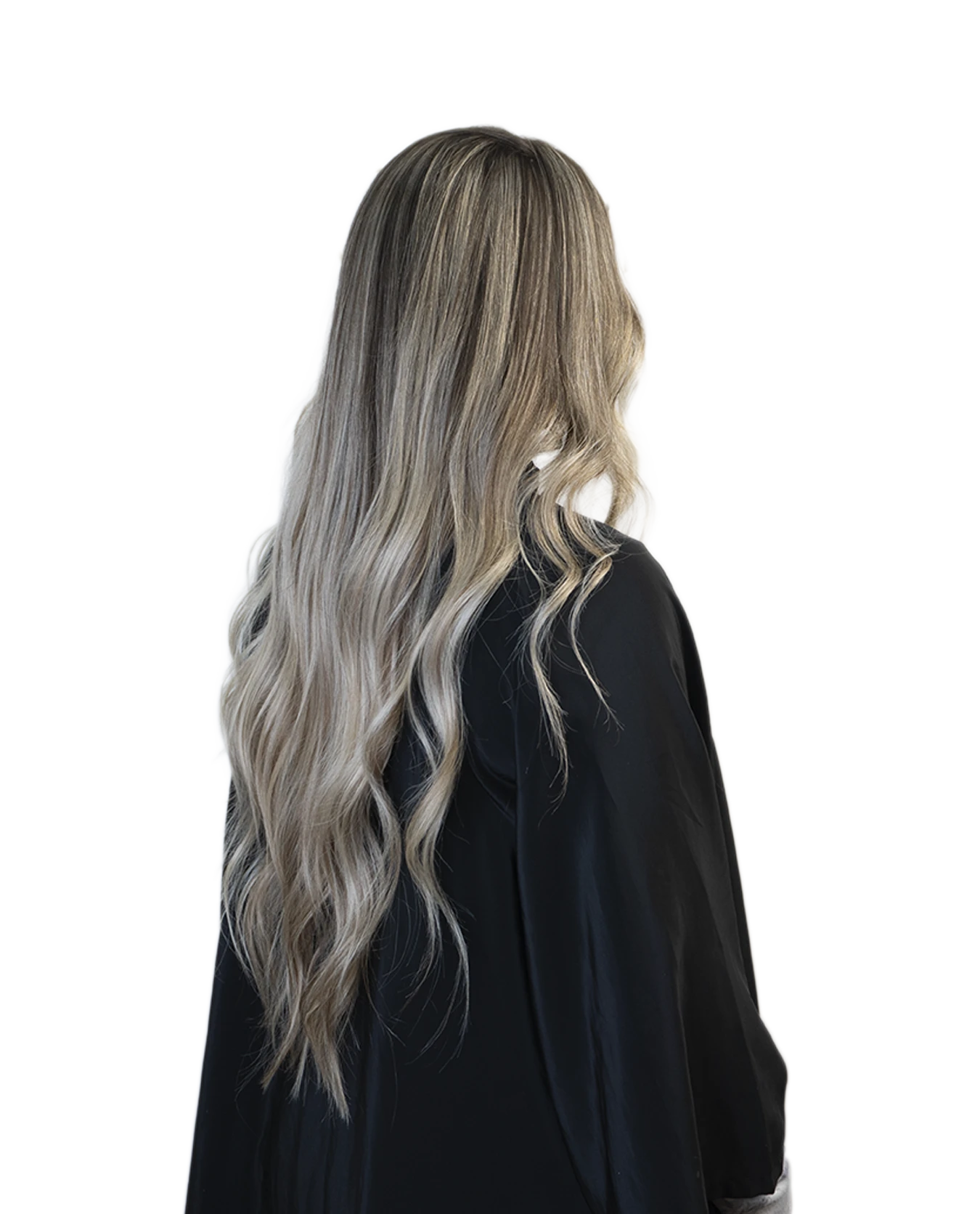 mujer con cabello reconstruido con miracle rebuilder de nui organic system